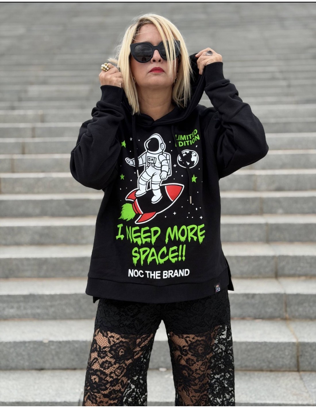 Noc The Brand- Sudadera I Need More Space para mujer
