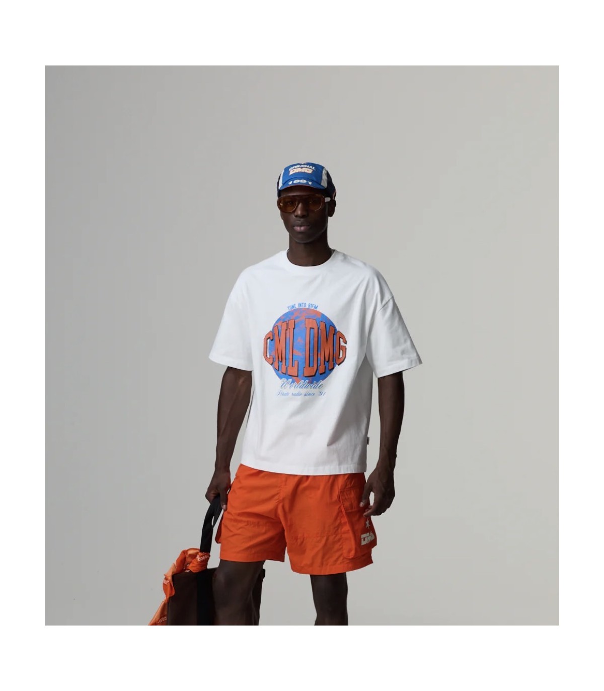 Criminal Damage- Camiseta Worldwide Radio para hombre