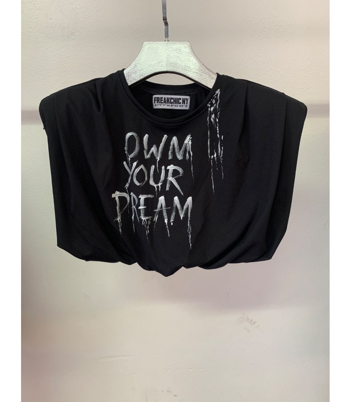 Freakchicny- Camiseta Own Your Dream para mujer